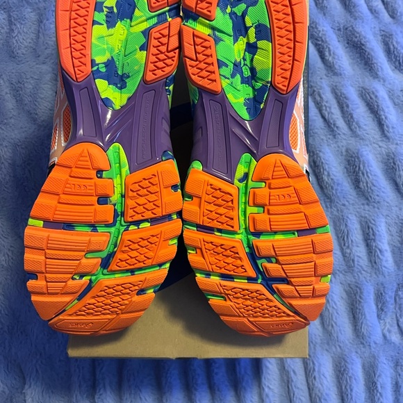ASICS Mens Size 11 Vibrant  Orange,Yellow and Blue Sneakers Not original box. main image 6
